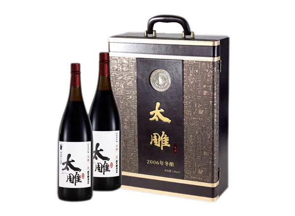 南昌回收太雕黄酒咸亨酒店太雕黄酒2006年冬酿1.8KG*2礼盒装绍兴黄酒行情价格