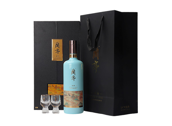 南昌会稽山黄酒回收兰亭大师三十年陈酿1L礼盒装绍兴黄酒行情价格